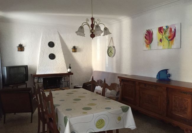 Ferienhaus in L'Escala - LES ROCHES